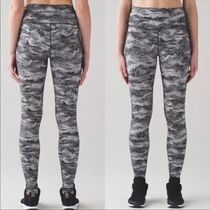 Lululemon Hi-Rise Wunder Under Leggings